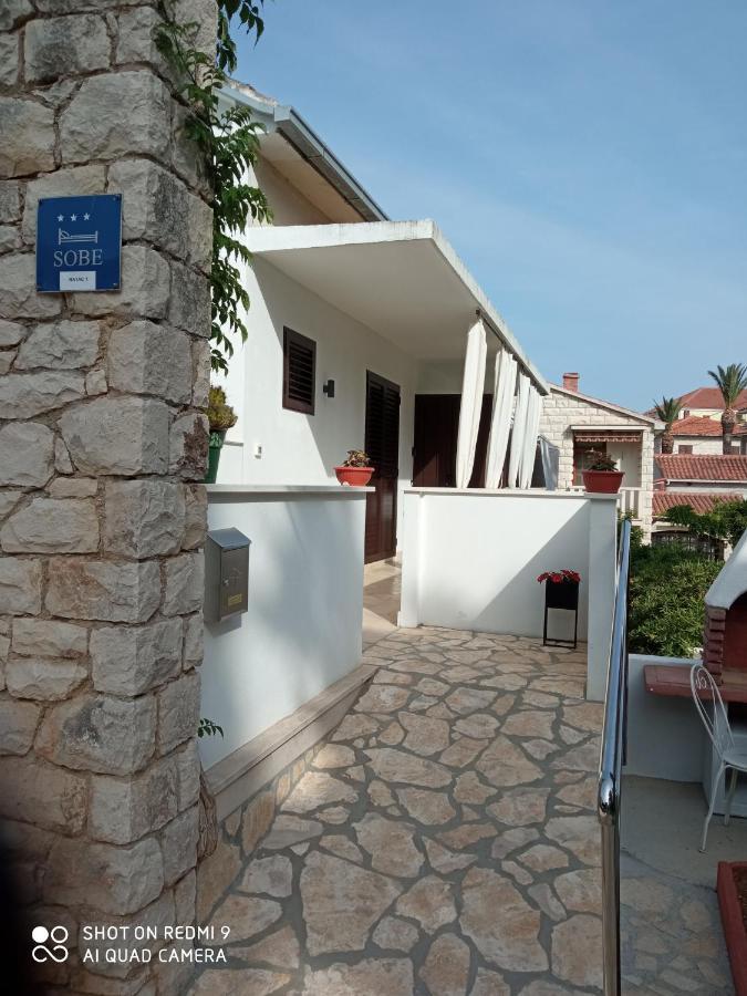 Apartment M&J Supetar Bagian luar foto