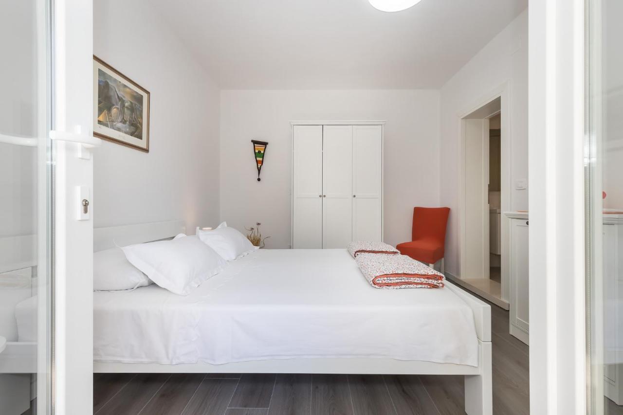 Apartment M&J Supetar Bagian luar foto