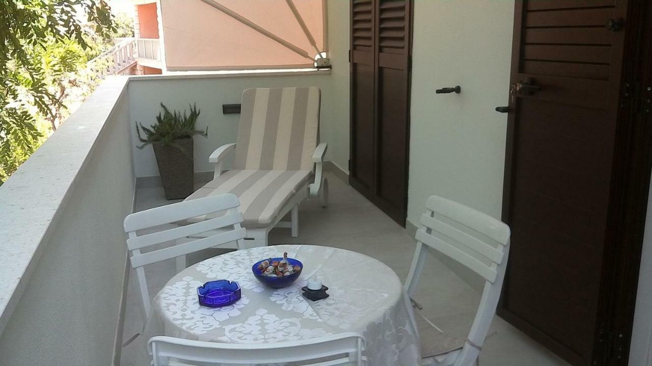 Apartment M&J Supetar Bagian luar foto