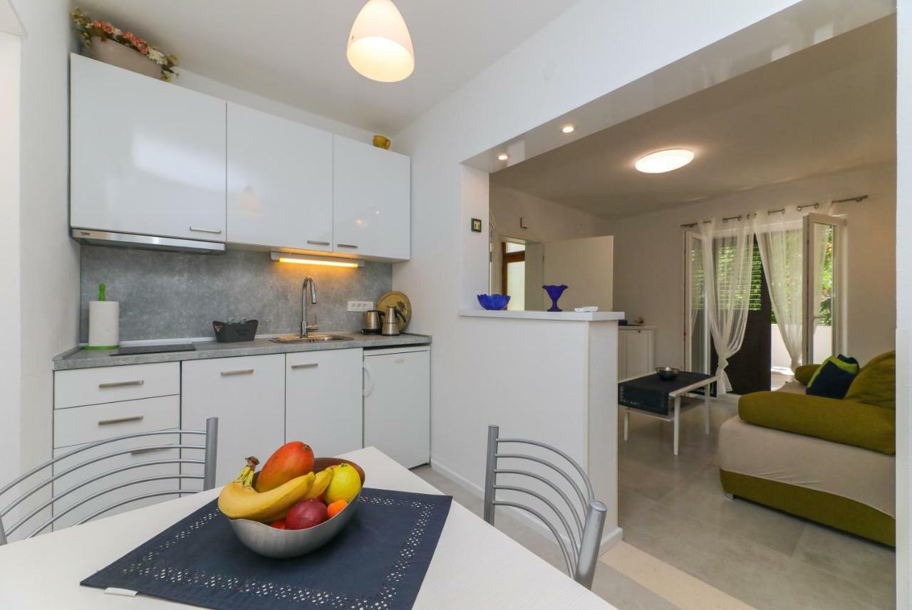 Apartment M&J Supetar Bagian luar foto