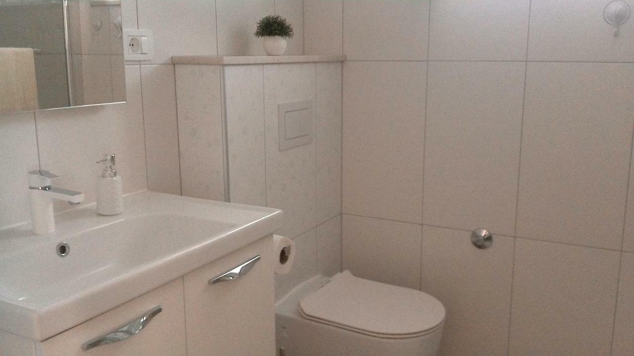 Apartment M&J Supetar Bagian luar foto