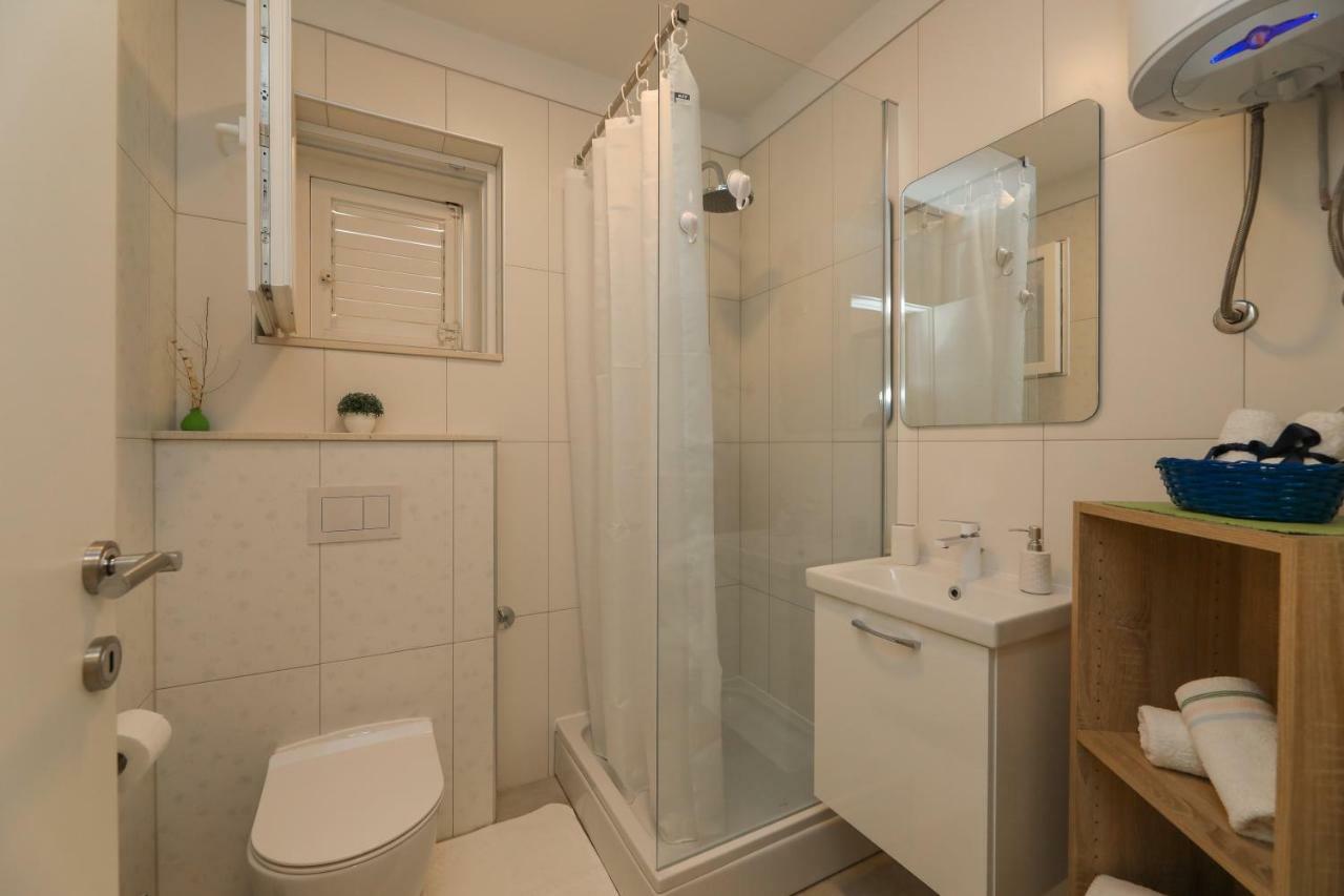 Apartment M&J Supetar Bagian luar foto