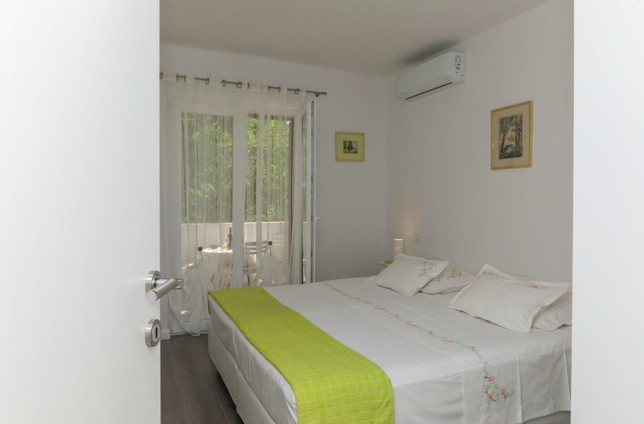 Apartment M&J Supetar Bagian luar foto